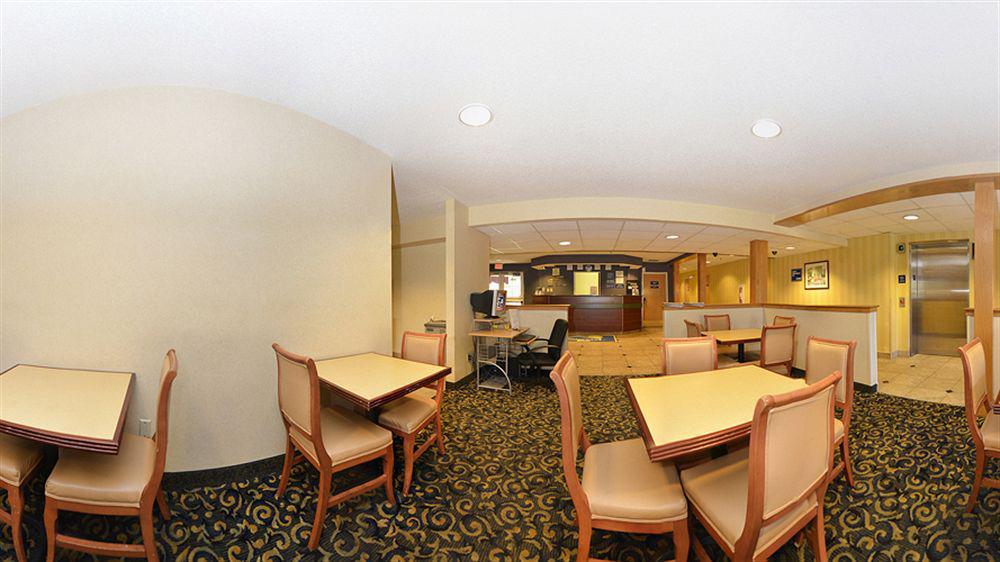 Microtel Inn & Suites By Wyndham Philadelphia Airport Екстер'єр фото
